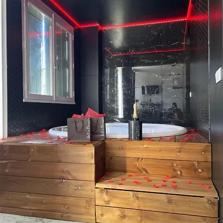 Le Seaside - Love Room Jacuzzi Et Day Use - Parc Des Expos Bourget, Cdg 15 Min